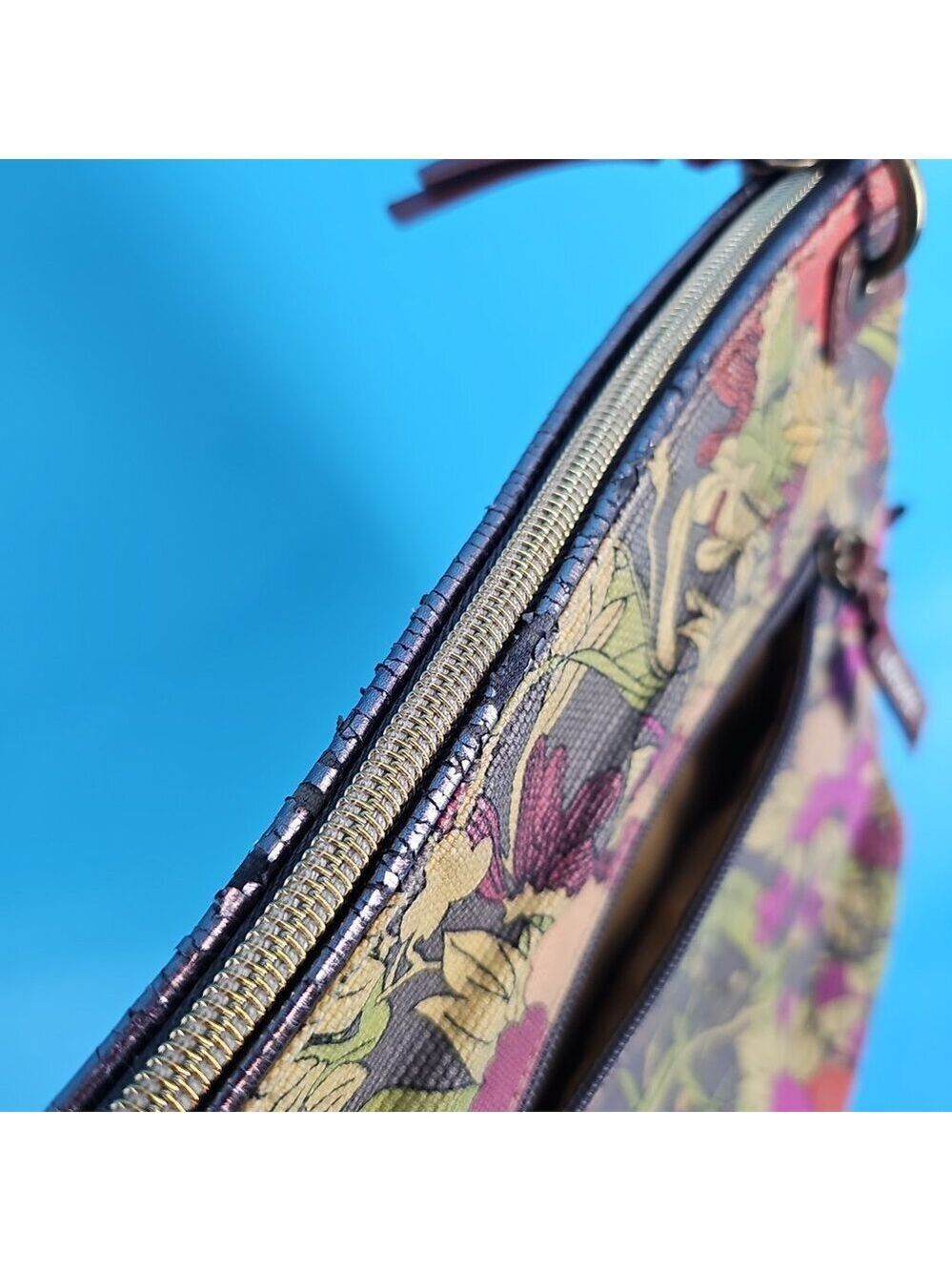 🌿 Sakroots Patchwork Canvas & Leather Crossbody - Picture 8 of 15
